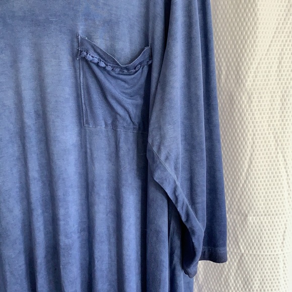 Quarter length sleeve top - Picture 3 of 4